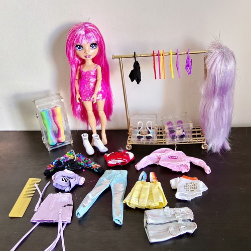 Rainbow High Fashion Studio Avery Styles doll playset