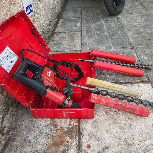Hilti TE55 compressor used, rotary digging with two bits Φ/28