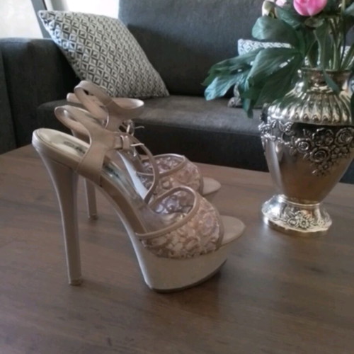 Roselight sandals No 37 like new, beige, ankle tie