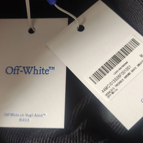 Off White heraldic arrows skate sweatshorts, black, medium