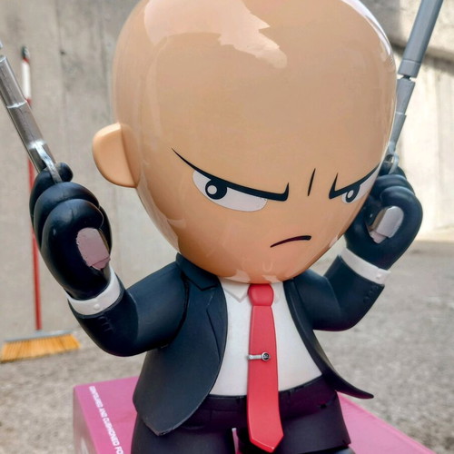 Hitman statue like new from special Xbox game edition