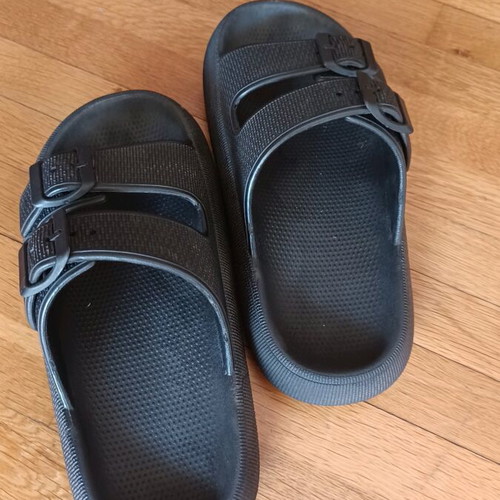 Black sandals like new, size 38, rubber material