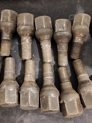 Σετ μπουλονιών τροχών Peugeot 206 μεταχειρισμένο, 16 τμχ