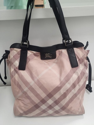 Burberry tote τσάντα σαν καινούργιο, ροζ νάιλον και δέρμα