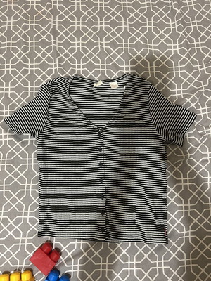 Levi's top, white and grey, size S