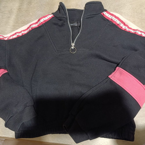 Tally Weijl Long-Sleeve Crop-Top Sweatshirt Used, Black and Pink, XS/S