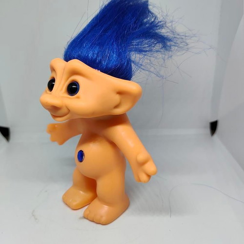 Retro Efxoulis Troll figure with blue hair and diamond, like new