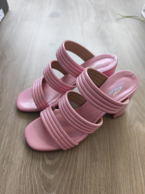 Sante pink platform sandals new, size 38