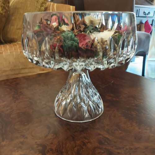 Crystal fondue bowl used with engravings