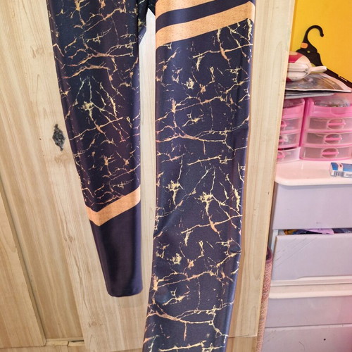 Lavalmore sports leggings new black with gold cracks size S