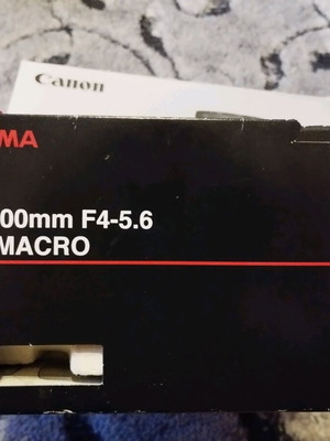 Sigma 70-300mm F4-5.6 DG macro lens like new