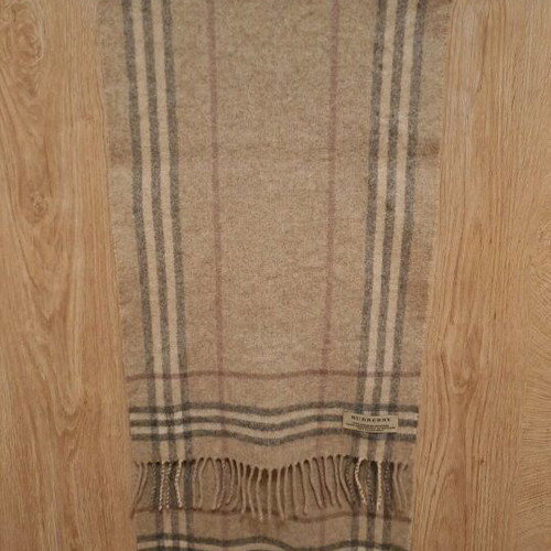 Burberry scarf like new, 50% cashmere 50% wool, grey beige