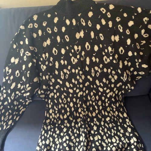 Gianni Versace designer vintage sweater animal print used