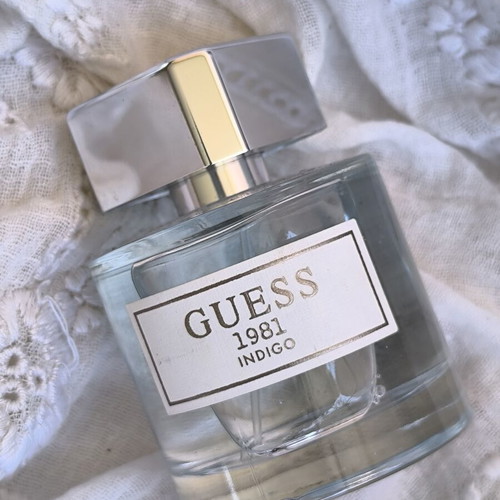 Guess 1981 Indigo Eau de Toilette 50 ml σαν καινούργιο, γυναικείο άρωμα