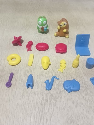 Lost Kitties figures like new, set with accessories
