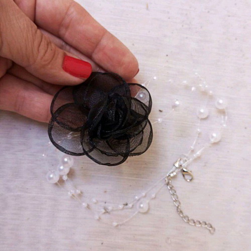Choker with black flower and white pearls new, adjustable length