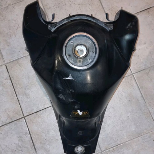 V-Strom 650 fuel tank used