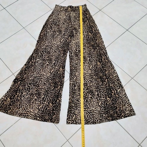 Animal print leopard palazzo pants, size M, elastic, stylish