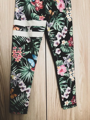 Multicolor fitness leggings used, size medium