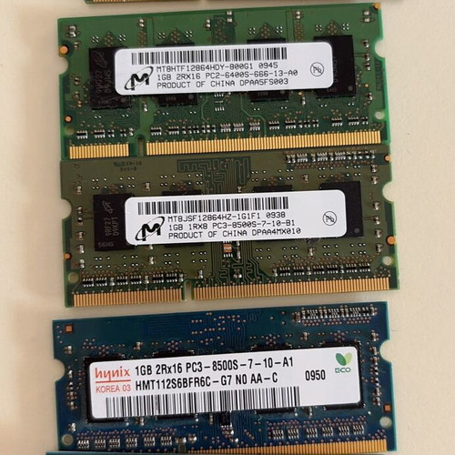 Laptop memory 1GB like new