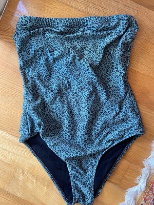Holiday strapless swimsuit new medium lurex animal print