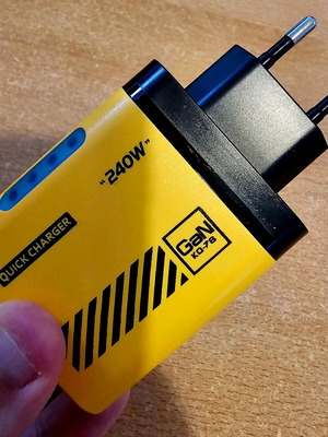 Vanice VAP03W γρήγορος φορτιστής με 5 θύρες USB, 240W