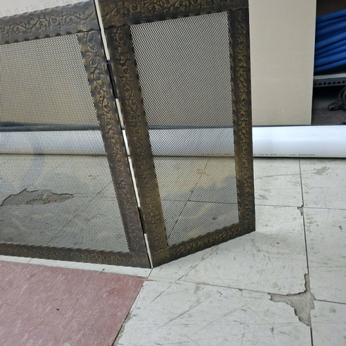 Fireplace screen swan-shaped new