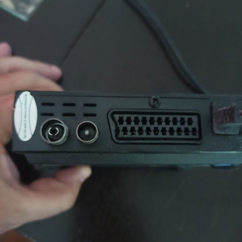 F&U MPF3381 MPEG4 decoder used with remote control