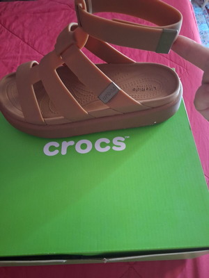 Crocs μπεζ πέδιλα πλατφόρμες νούμερο 38 σαν καινούργια