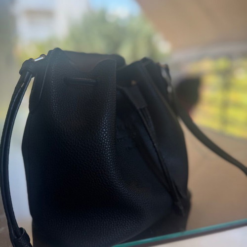 DKNY leather crossbody bag like new, black