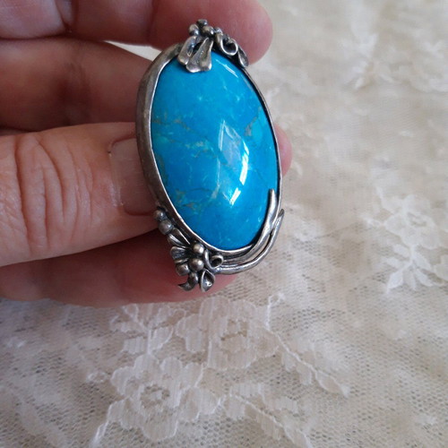 Vintage pin used with turquoise stone