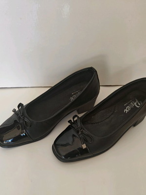 Parex black ballerinas with low heel like new, size 38