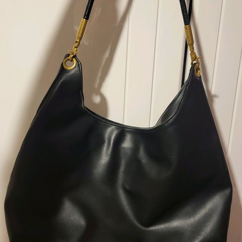 Black women's shoulder bag in leatherette like new