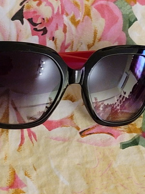 Sunglasses black and red
