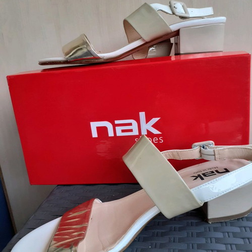 Nak shoes No40 like new, barely worn