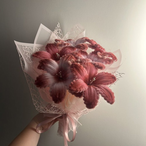 Handmade bouquet with 9 flowers like new