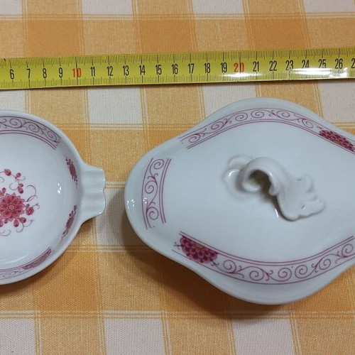 Kaiser W. Germany porcelain set like new, collectible pieces