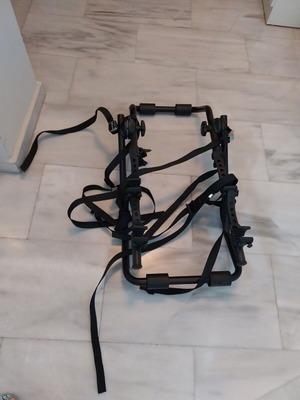 Car bike rack like new, holds 3 bikes