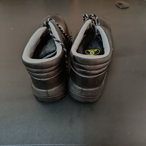Strada work boot new, size 44, black