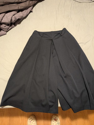 Zara Bermuda shorts size small like new blue-black office style