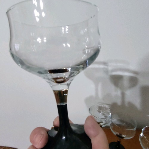 Wine and champagne glasses like new, set of 5 with black and gold