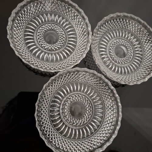 Set of 3 Crystal Plates Etoile Pattern like new, 10cm