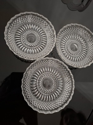 Set of 3 Crystal Plates Etoile Pattern like new, 10cm