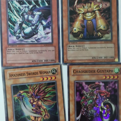 Yugioh Ultra Rare Cards like new, pack of 13 gold