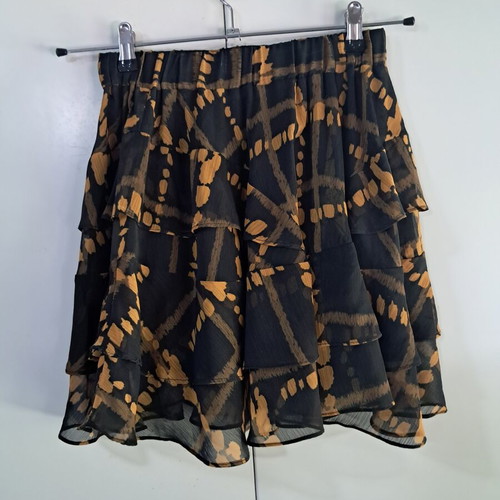 Trilogy skirt used, size S, black and yellow