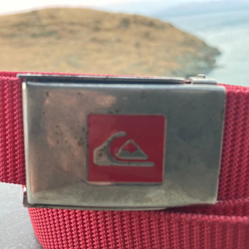 Quiksilver vintage fabric belt 2005 adjustable, bright red