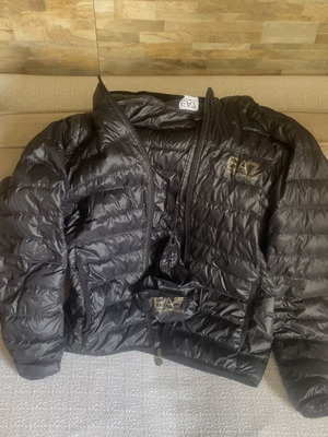 Emporio Armani Puffer Jacket σαν καινούργιο, μαύρο και χρυσαφί, μέγεθος L