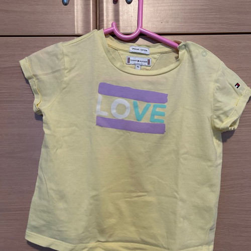 Short-sleeve t-shirts used, pack of 4, 18-24 months, Disney and Tommy Hilfiger