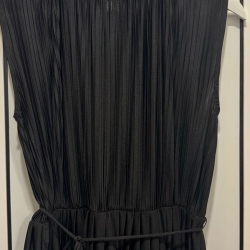 HM black pleated dress like new, size S/M