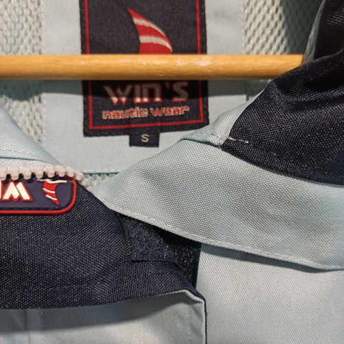 Wins light blue waterproof windbreaker like new, size S